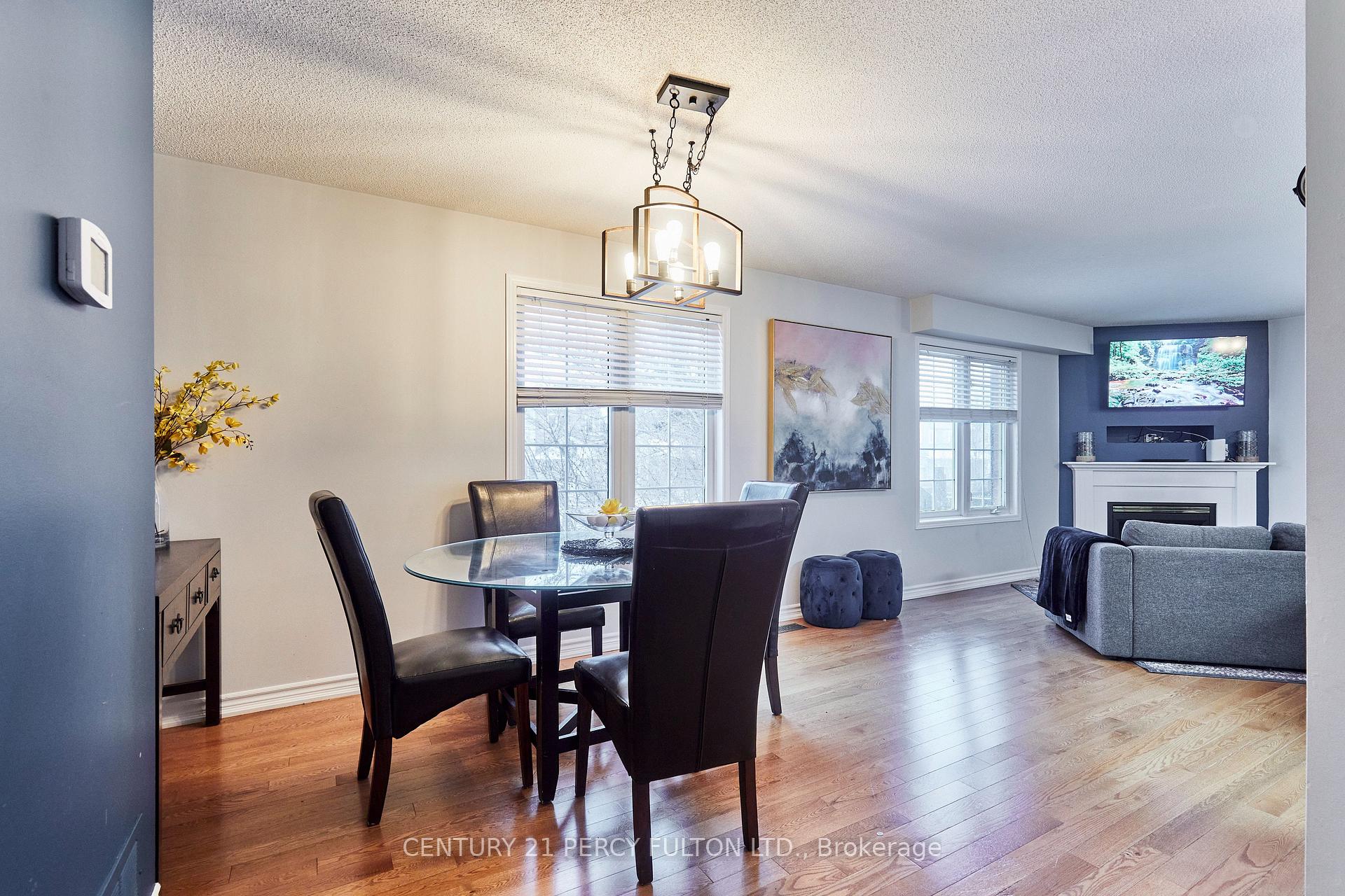 Photo 12 of 70 Wade Square, Clarington, Courtice — HOMEH