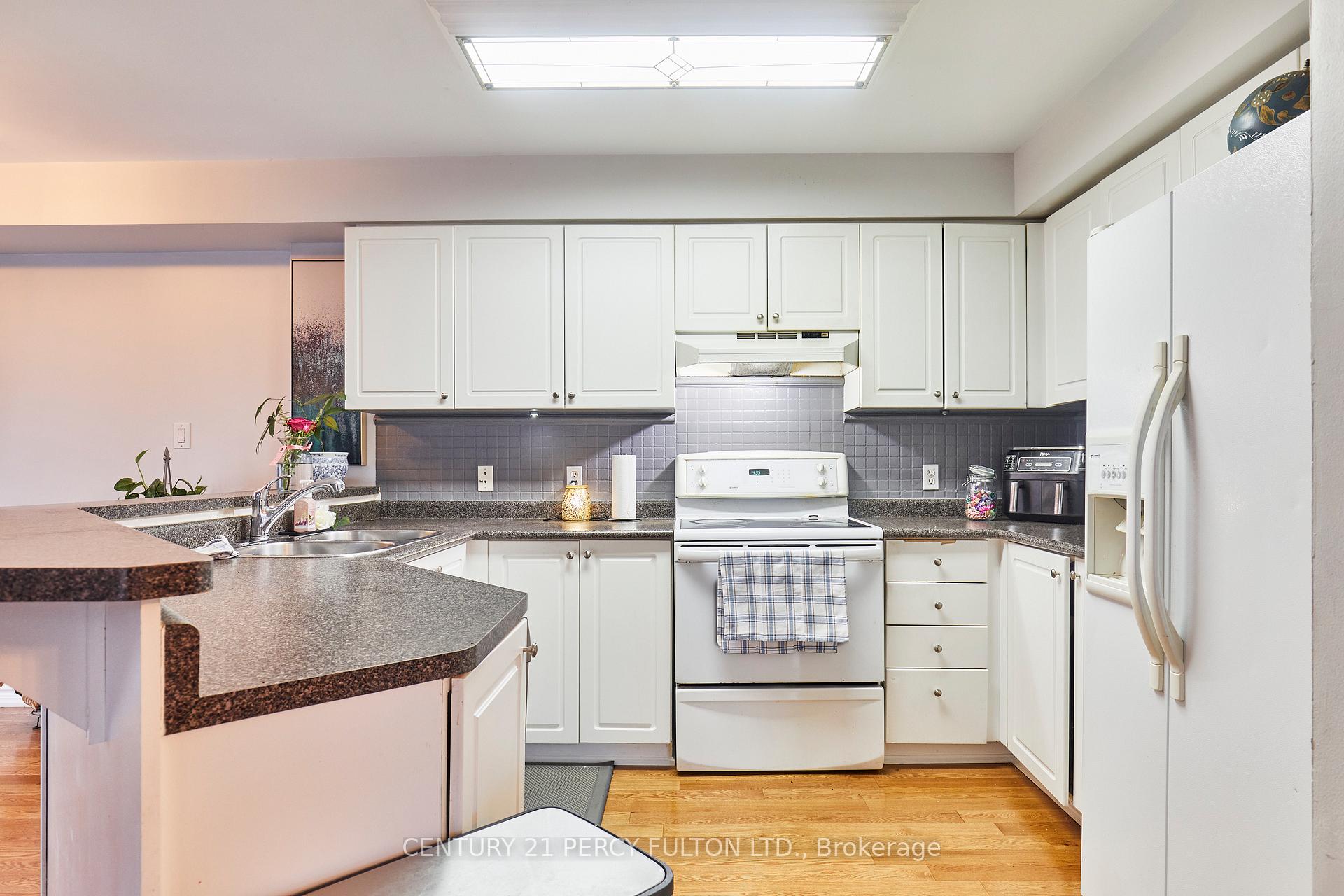 Photo 17 of 70 Wade Square, Clarington, Courtice — HOMEH