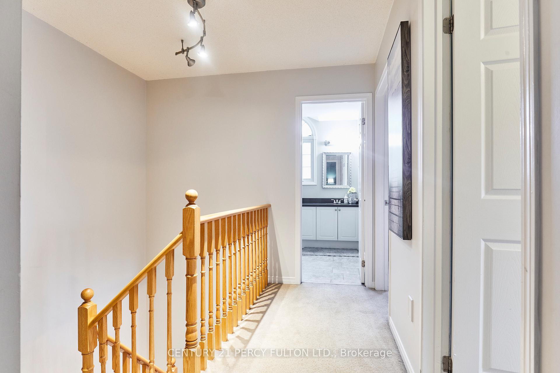 Photo 21 of 70 Wade Square, Clarington, Courtice — HOMEH