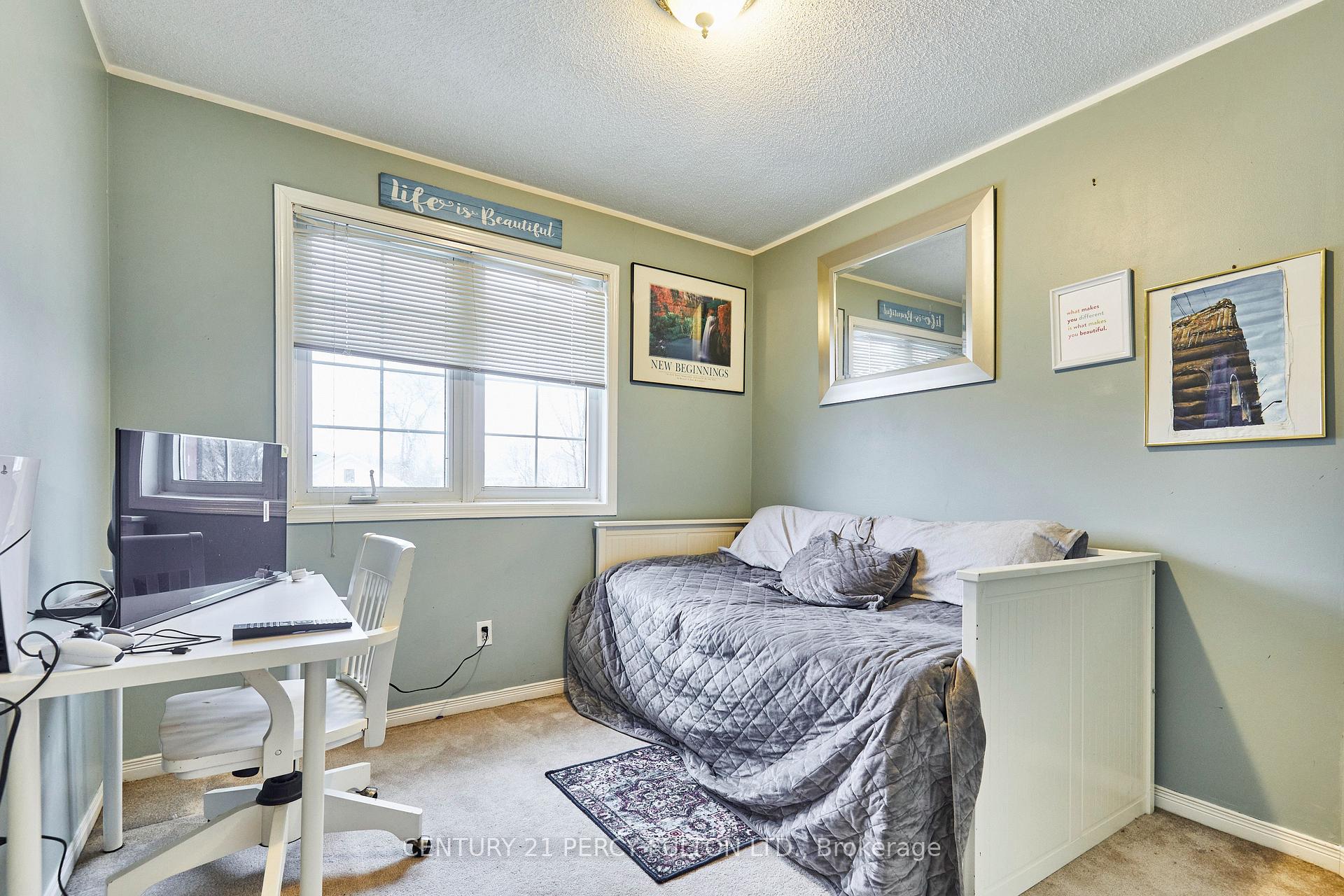 Photo 24 of 70 Wade Square, Clarington, Courtice — HOMEH