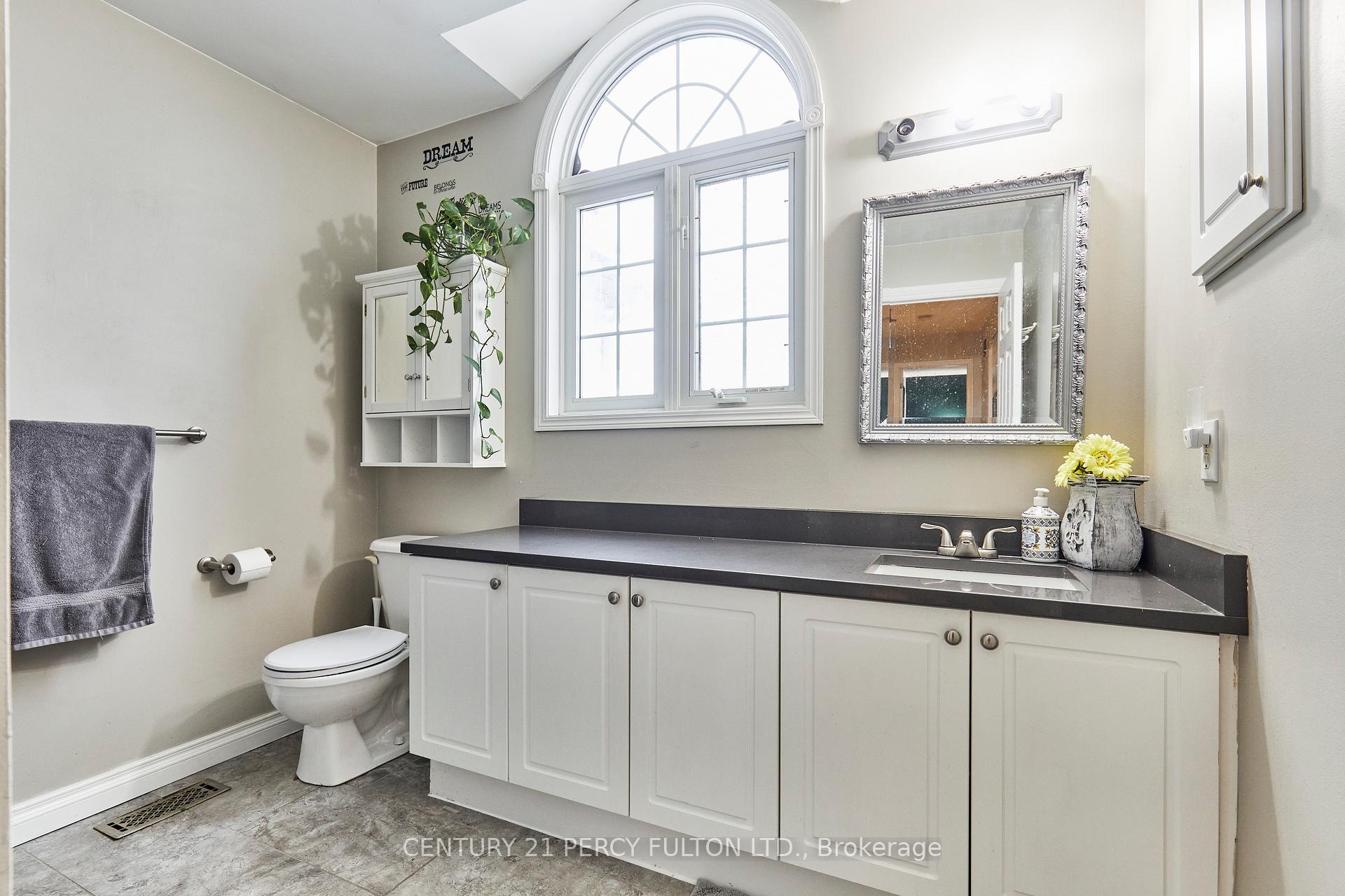 Photo 26 of 70 Wade Square, Clarington, Courtice — HOMEH
