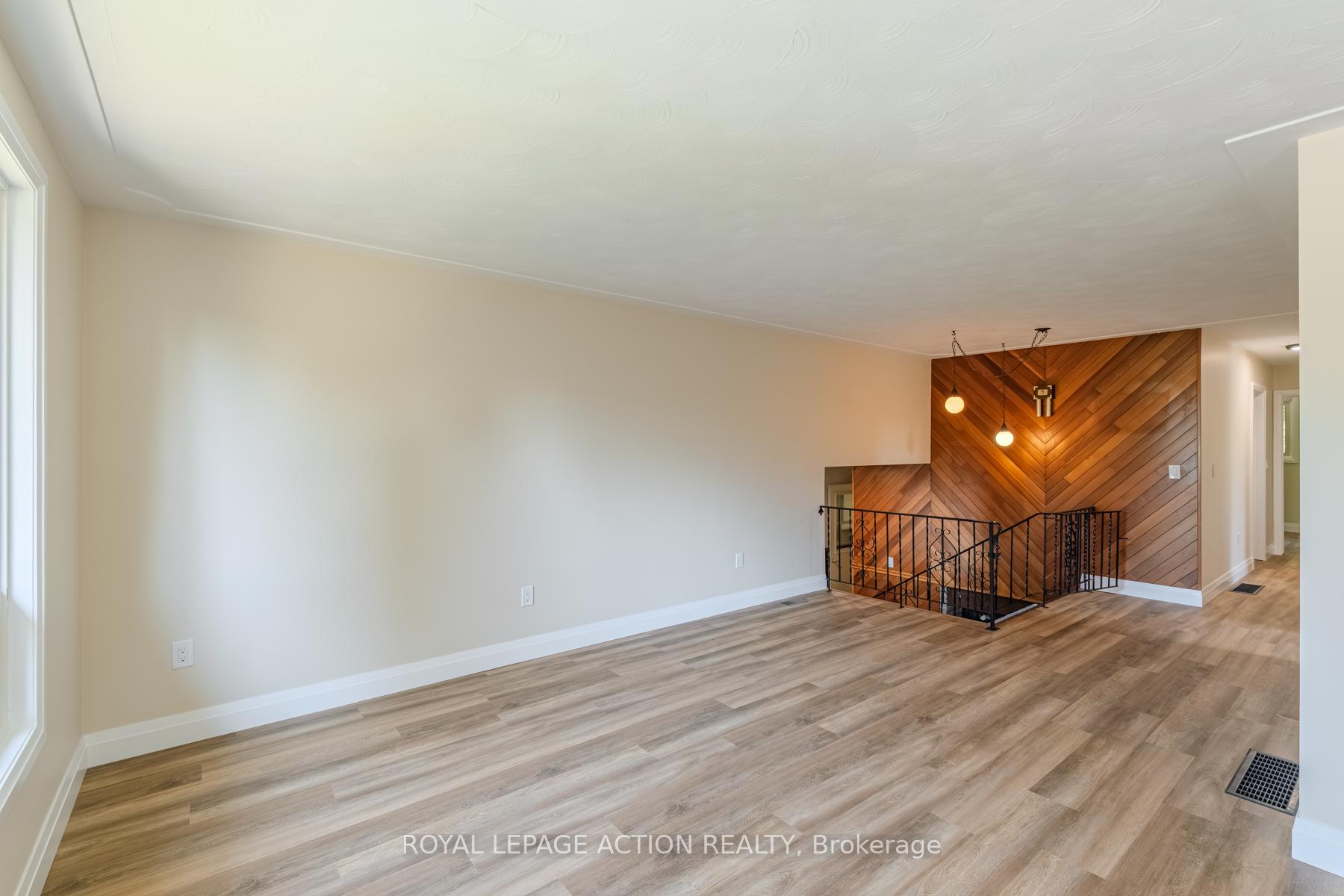 Photo 11 of 9 Bannister Street, Brant, Oakland — HOMEH