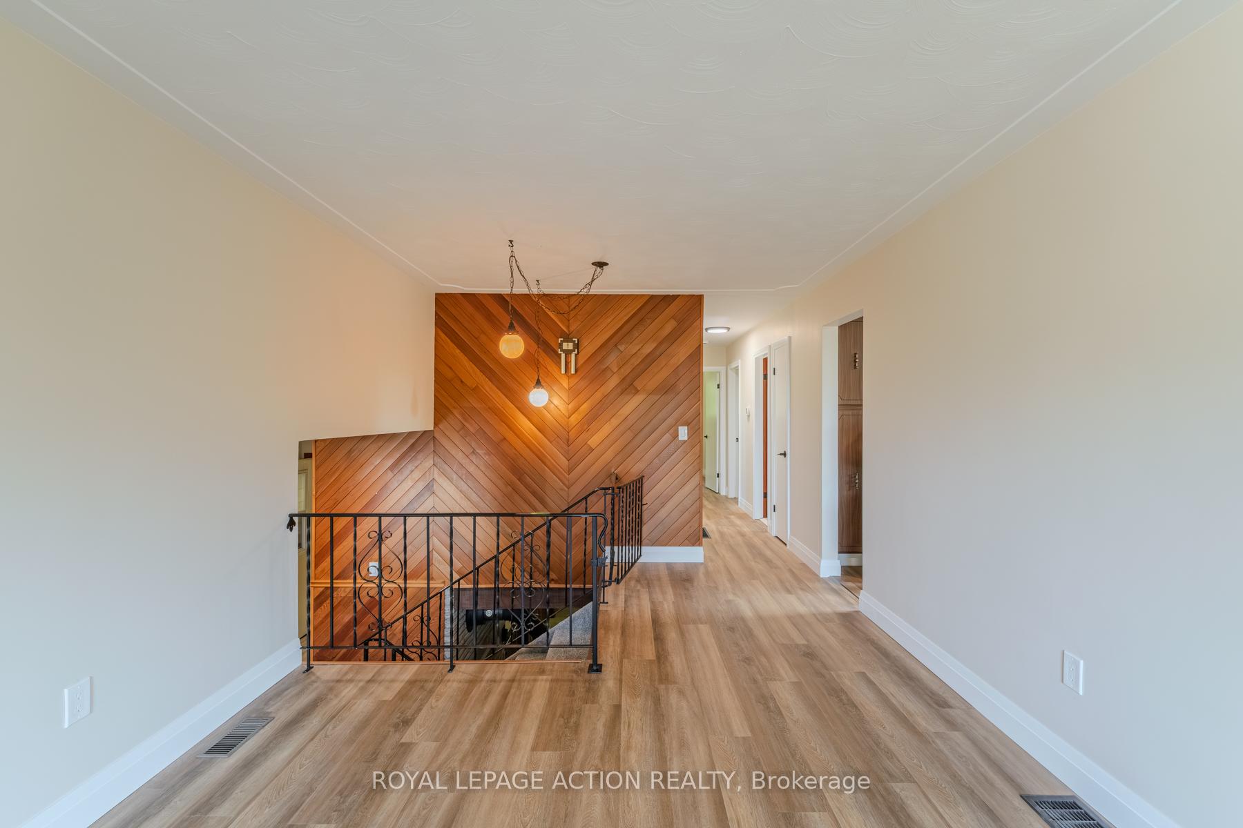 Photo 13 of 9 Bannister Street, Brant, Oakland — HOMEH