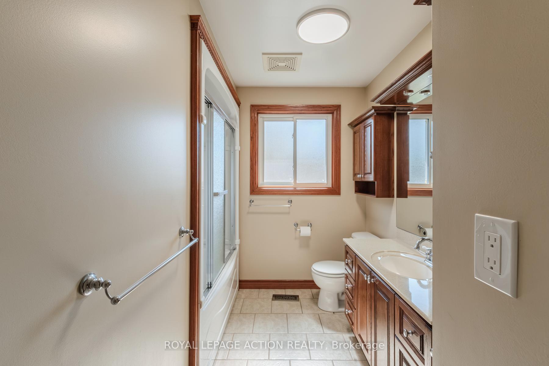 Photo 35 of 9 Bannister Street, Brant, Oakland — HOMEH