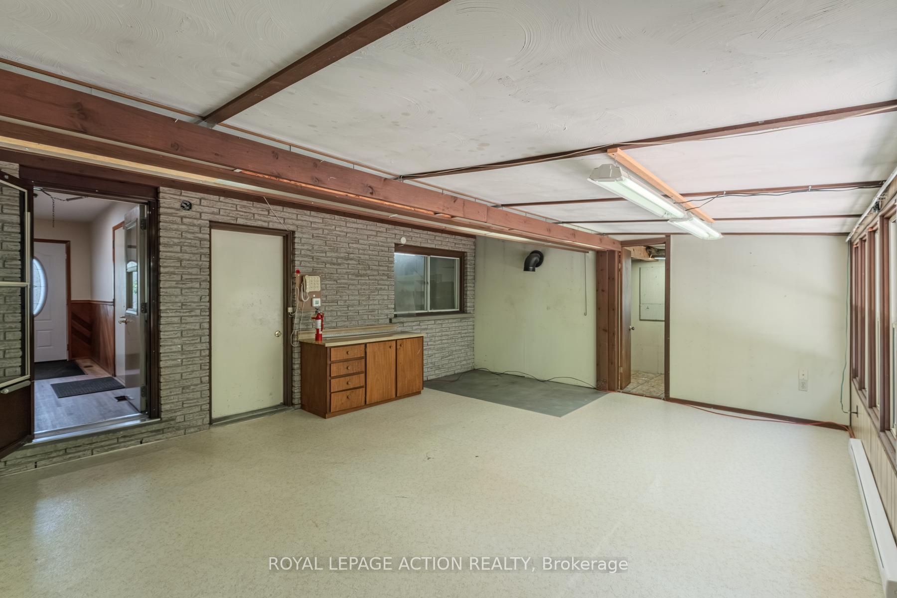 Photo 24 of 9 Bannister Street, Brant, Oakland — HOMEH