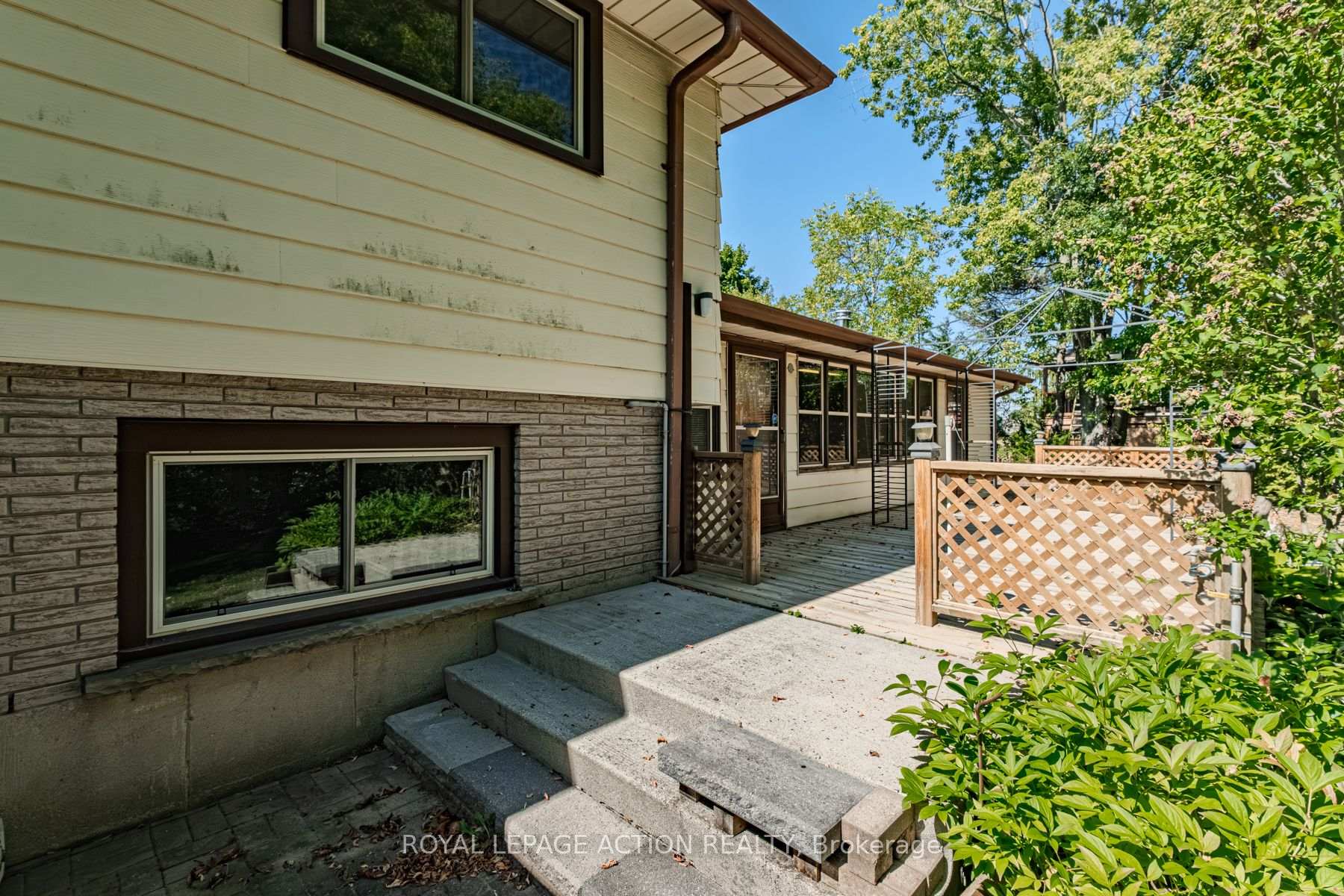 Photo 37 of 9 Bannister Street, Brant, Oakland — HOMEH