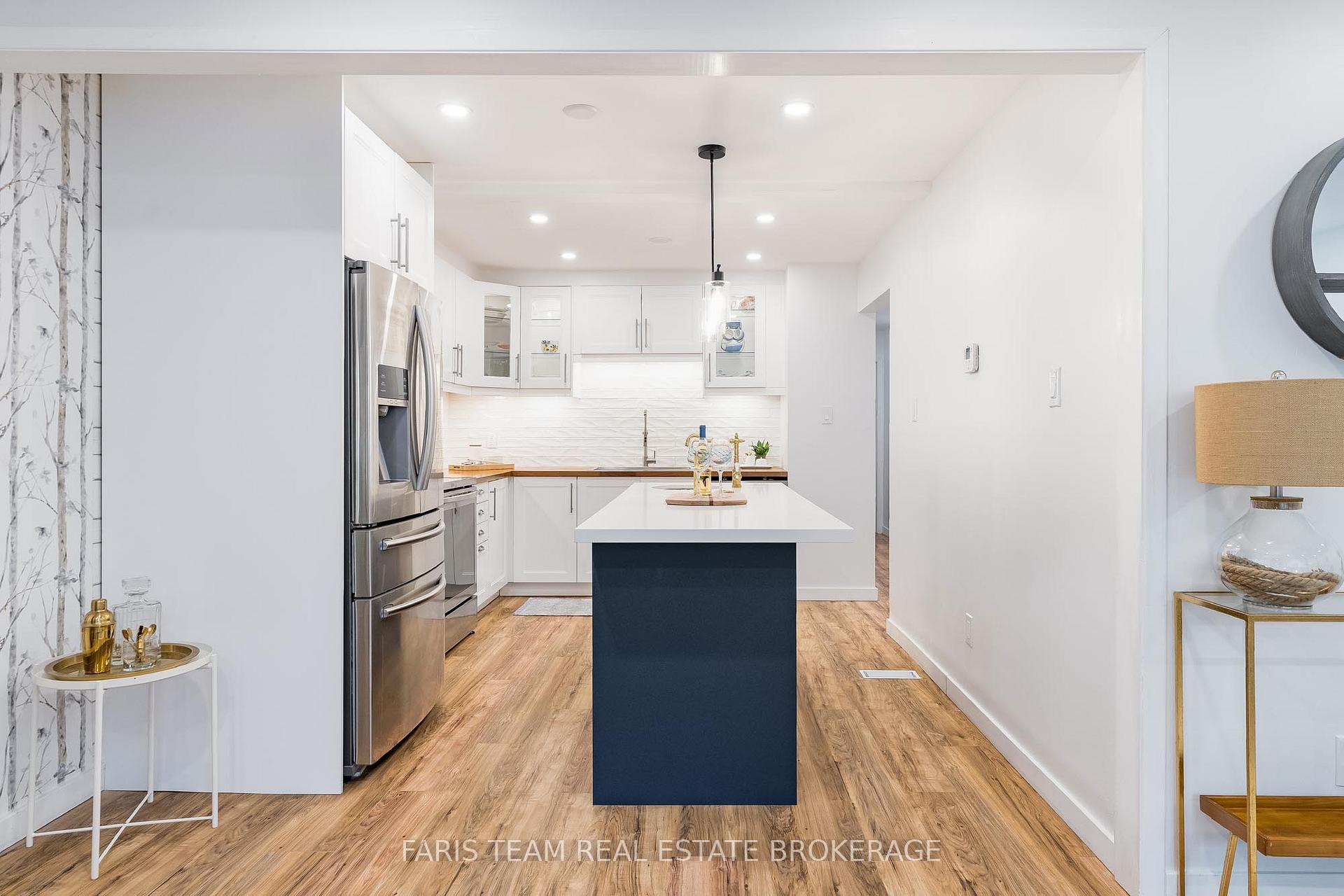 Photo 5 of 4B Oak Street, Barrie, Wellington — HOMEH