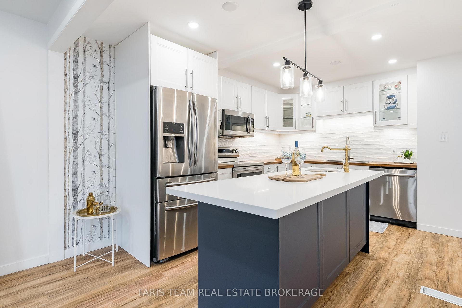 Photo 4 of 4B Oak Street, Barrie, Wellington — HOMEH