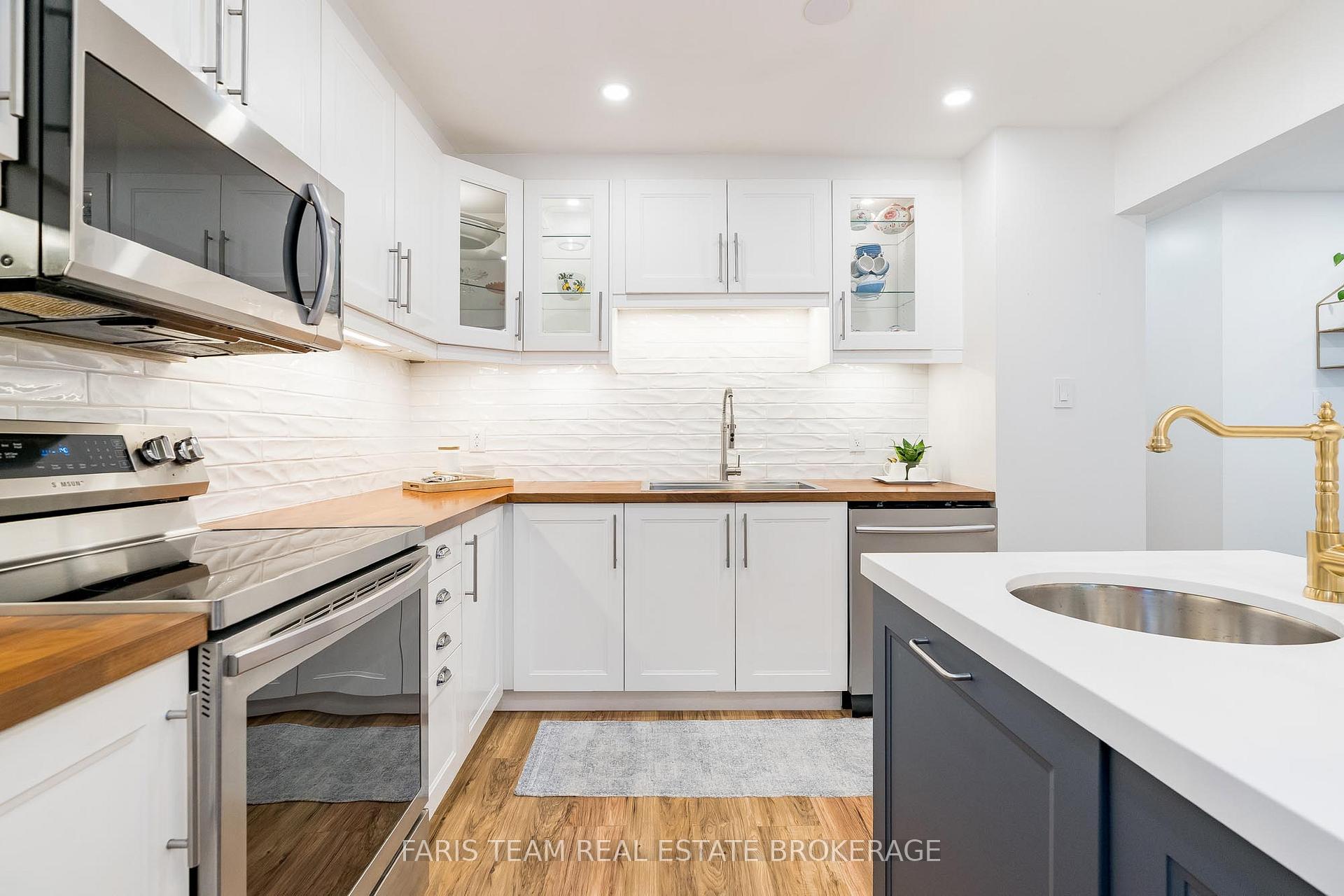 Photo 6 of 4B Oak Street, Barrie, Wellington — HOMEH