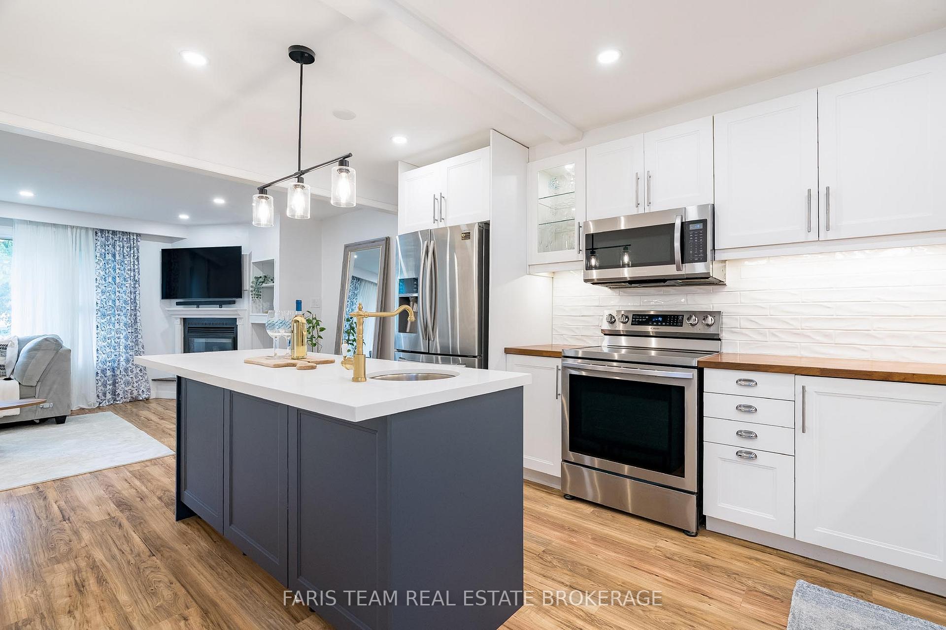 Photo 11 of 4B Oak Street, Barrie, Wellington — HOMEH