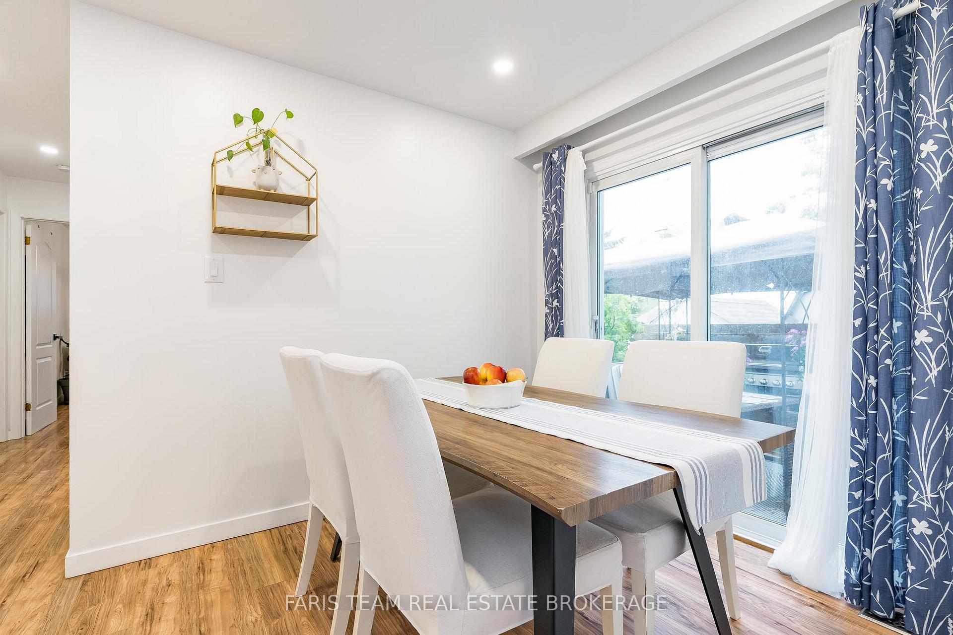 Photo 10 of 4B Oak Street, Barrie, Wellington — HOMEH