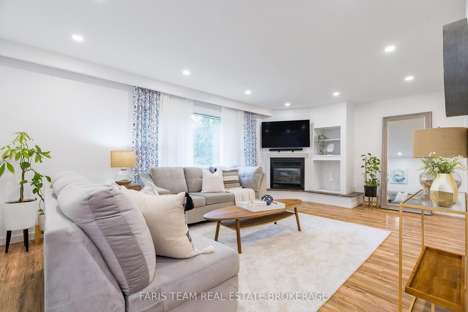 Photo 16 of 4B Oak Street, Barrie, Wellington — HOMEH