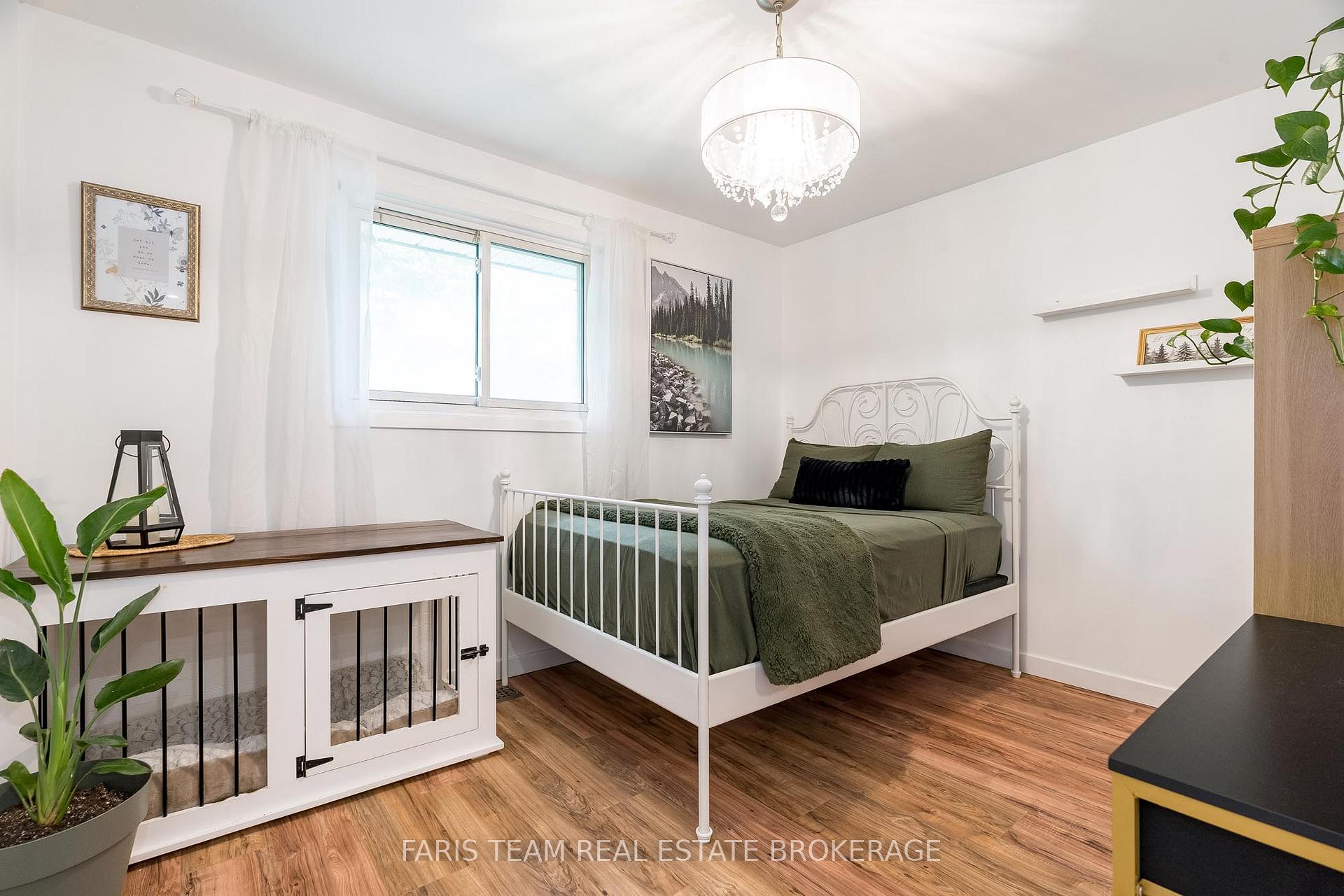 Photo 21 of 4B Oak Street, Barrie, Wellington — HOMEH