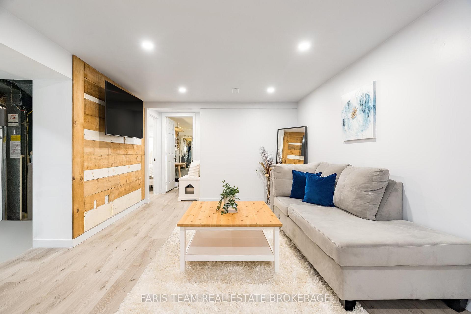 Photo 26 of 4B Oak Street, Barrie, Wellington — HOMEH