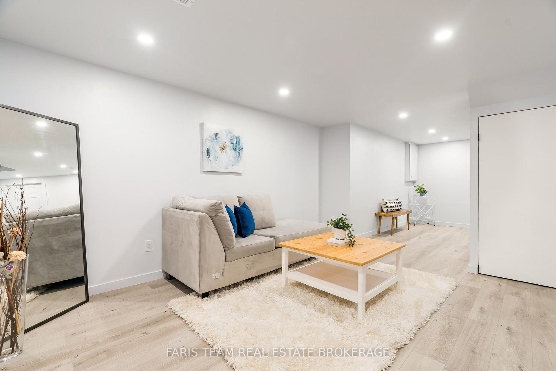 Photo 20 of 4B Oak Street, Barrie, Wellington — HOMEH