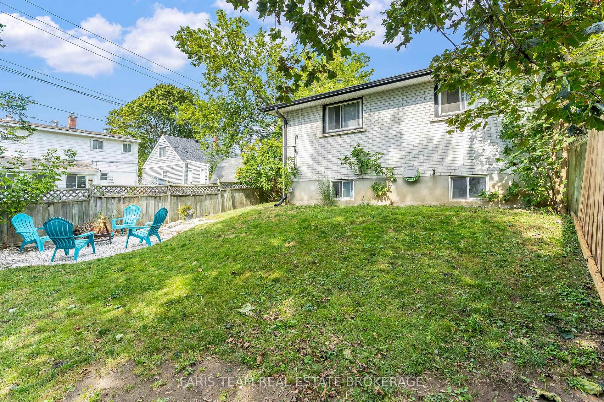 Photo 35 of 4B Oak Street, Barrie, Wellington — HOMEH
