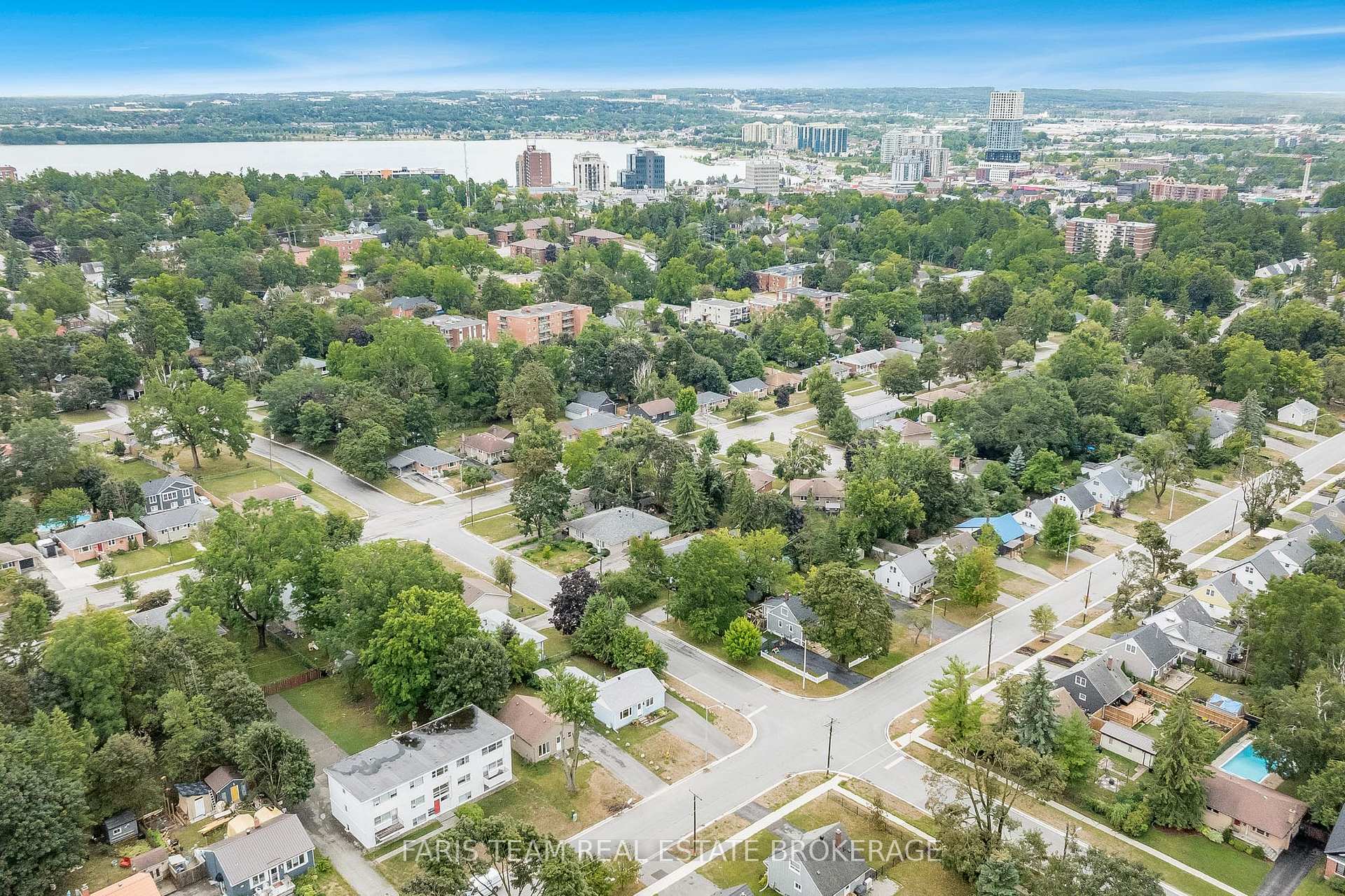 Photo 40 of 4B Oak Street, Barrie, Wellington — HOMEH