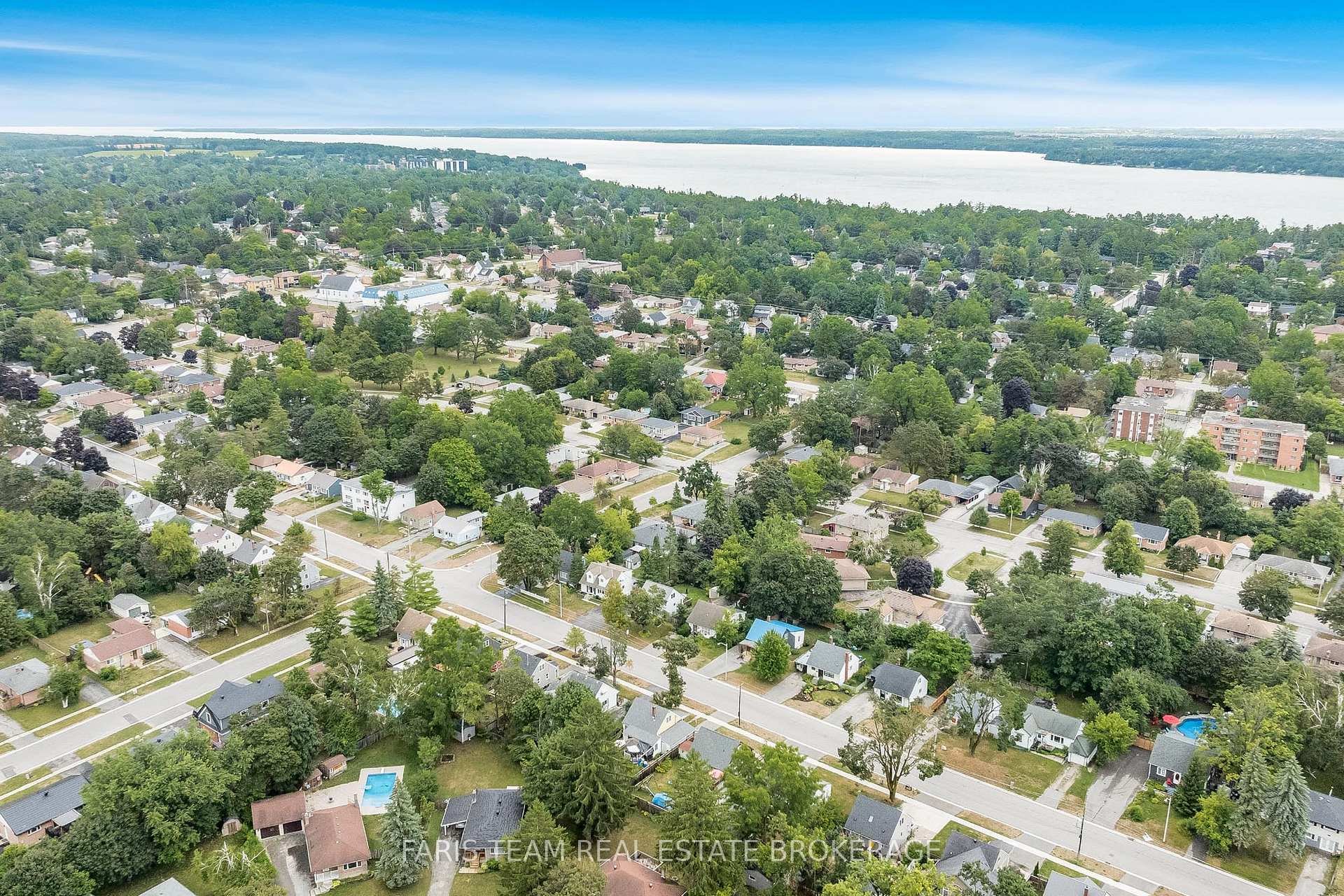 Photo 41 of 4B Oak Street, Barrie, Wellington — HOMEH