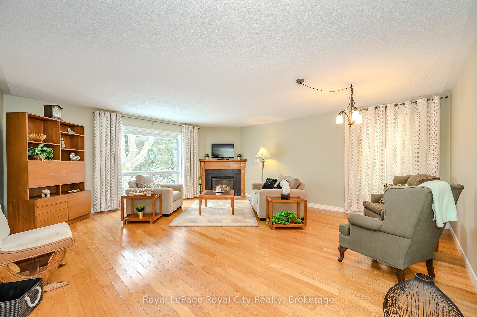 Photo 6 of 6 White Pine Way, Guelph, Village By The Arboretum — HOMEH