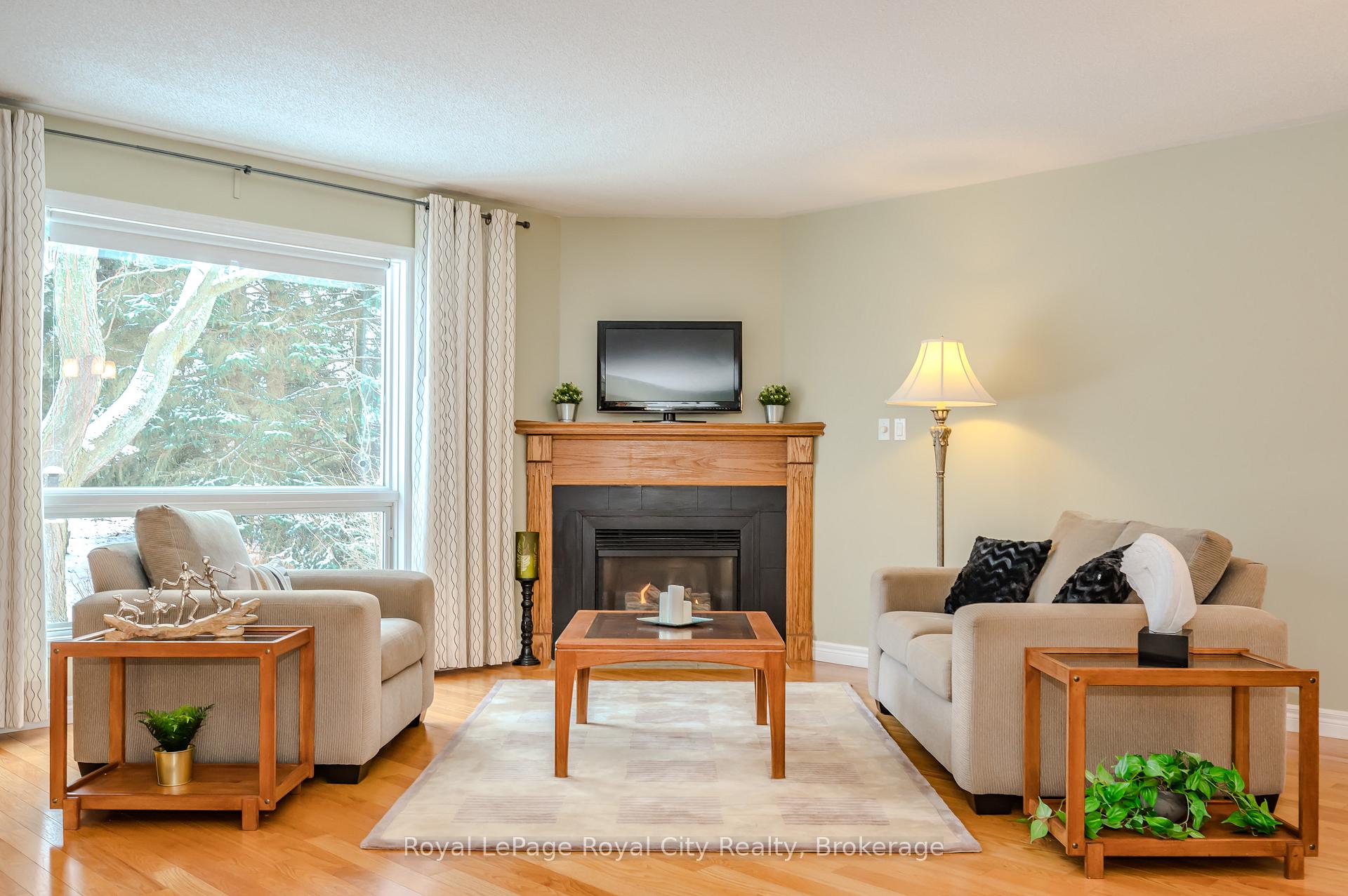 Photo 7 of 6 White Pine Way, Guelph, Village By The Arboretum — HOMEH
