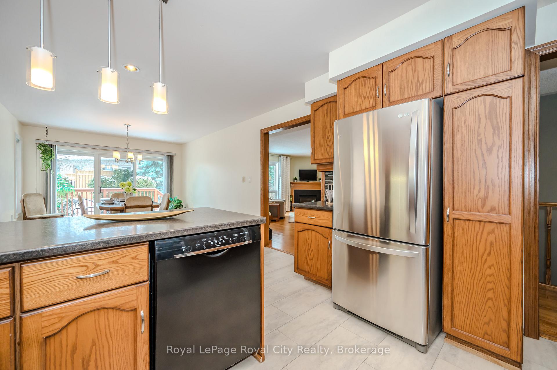 Photo 13 of 6 White Pine Way, Guelph, Village By The Arboretum — HOMEH