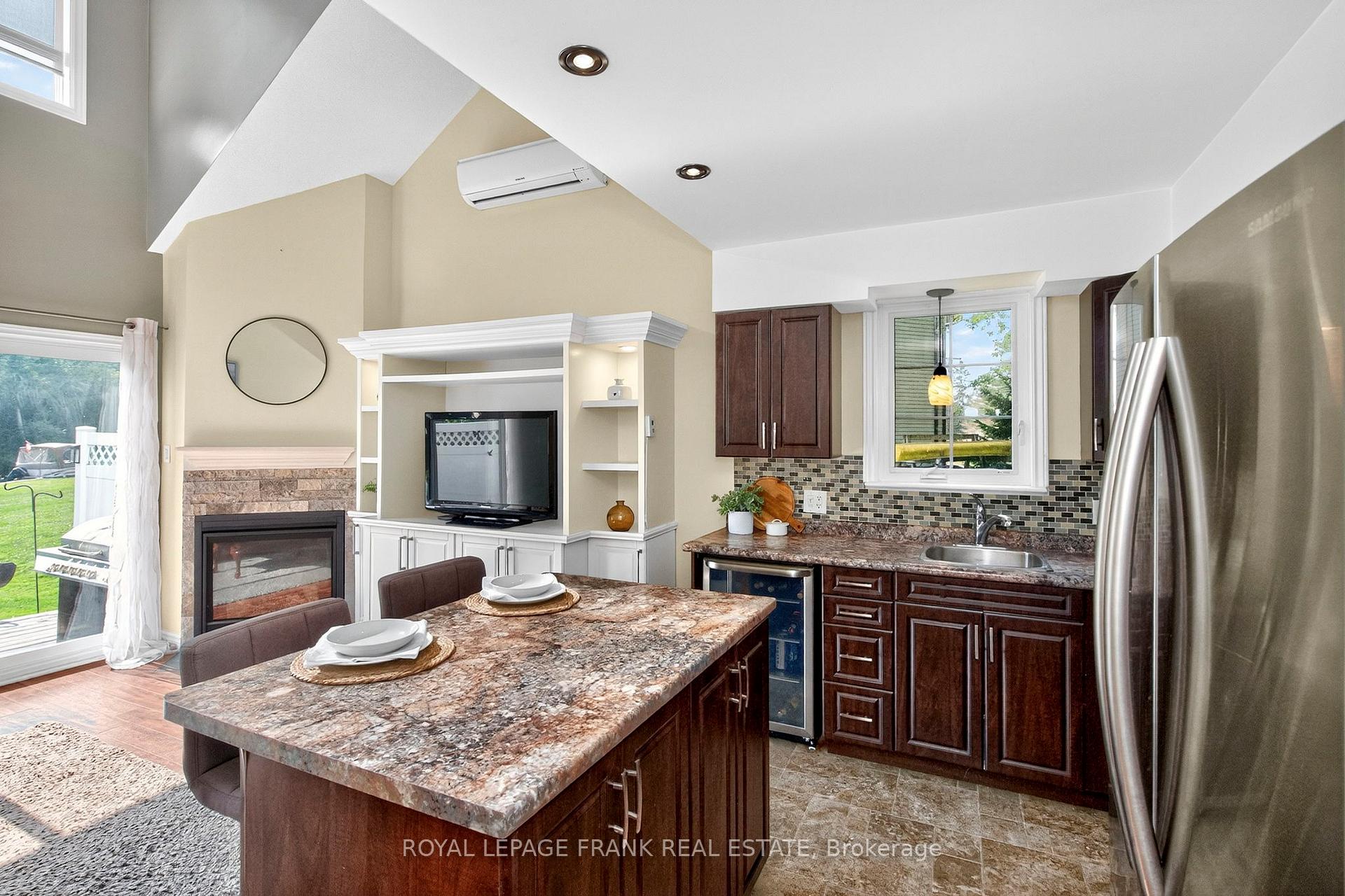 Photo 4 of Unit 14, 81 Laguna Pkwy, Ramara, Brechin — HOMEH