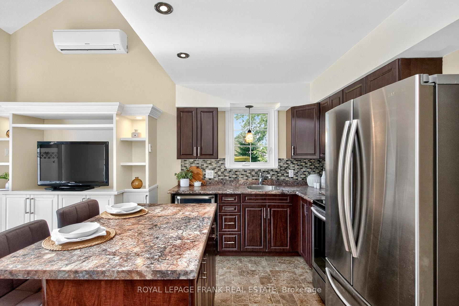 Photo 5 of Unit 14, 81 Laguna Pkwy, Ramara, Brechin — HOMEH