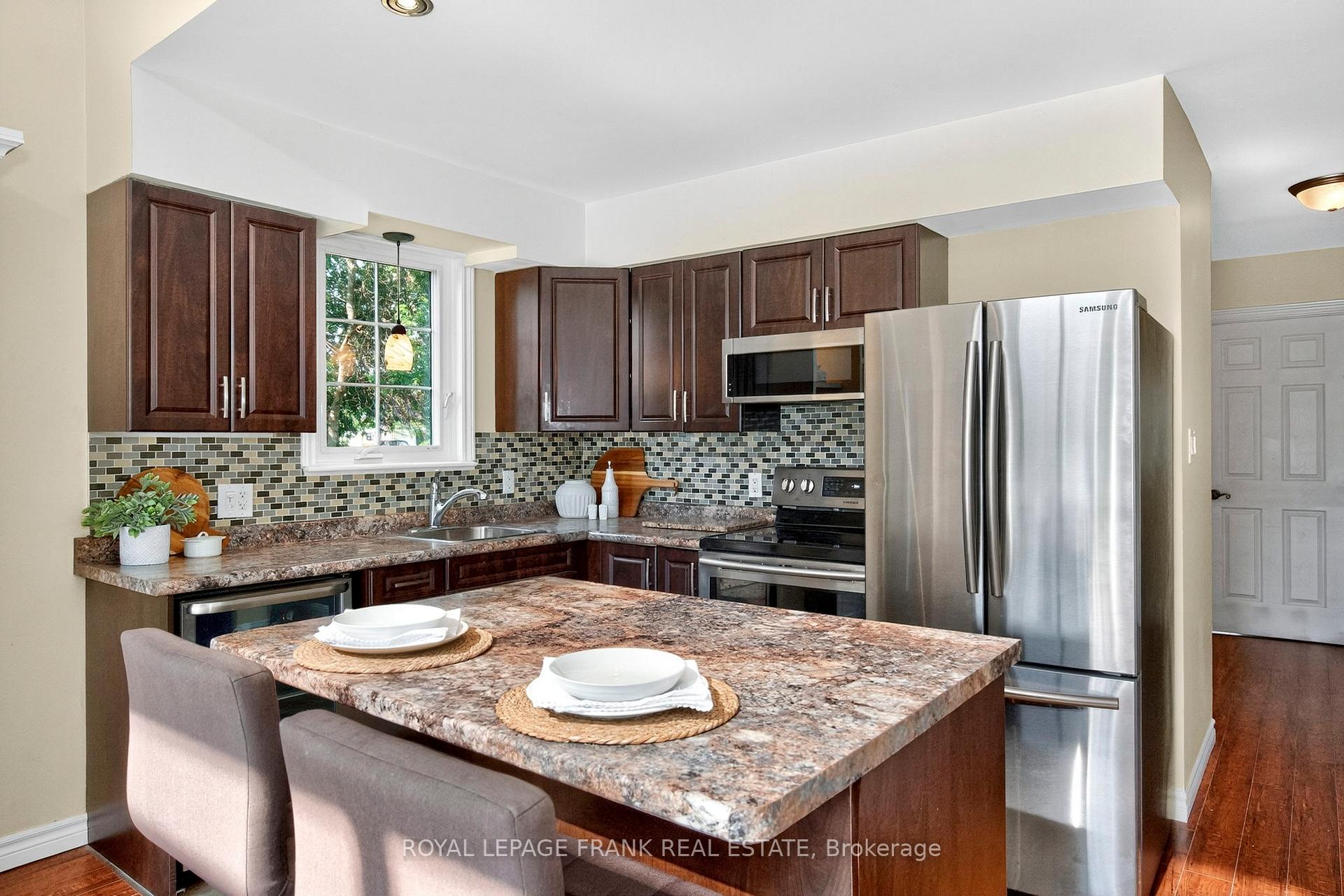 Photo 6 of Unit 14, 81 Laguna Pkwy, Ramara, Brechin — HOMEH