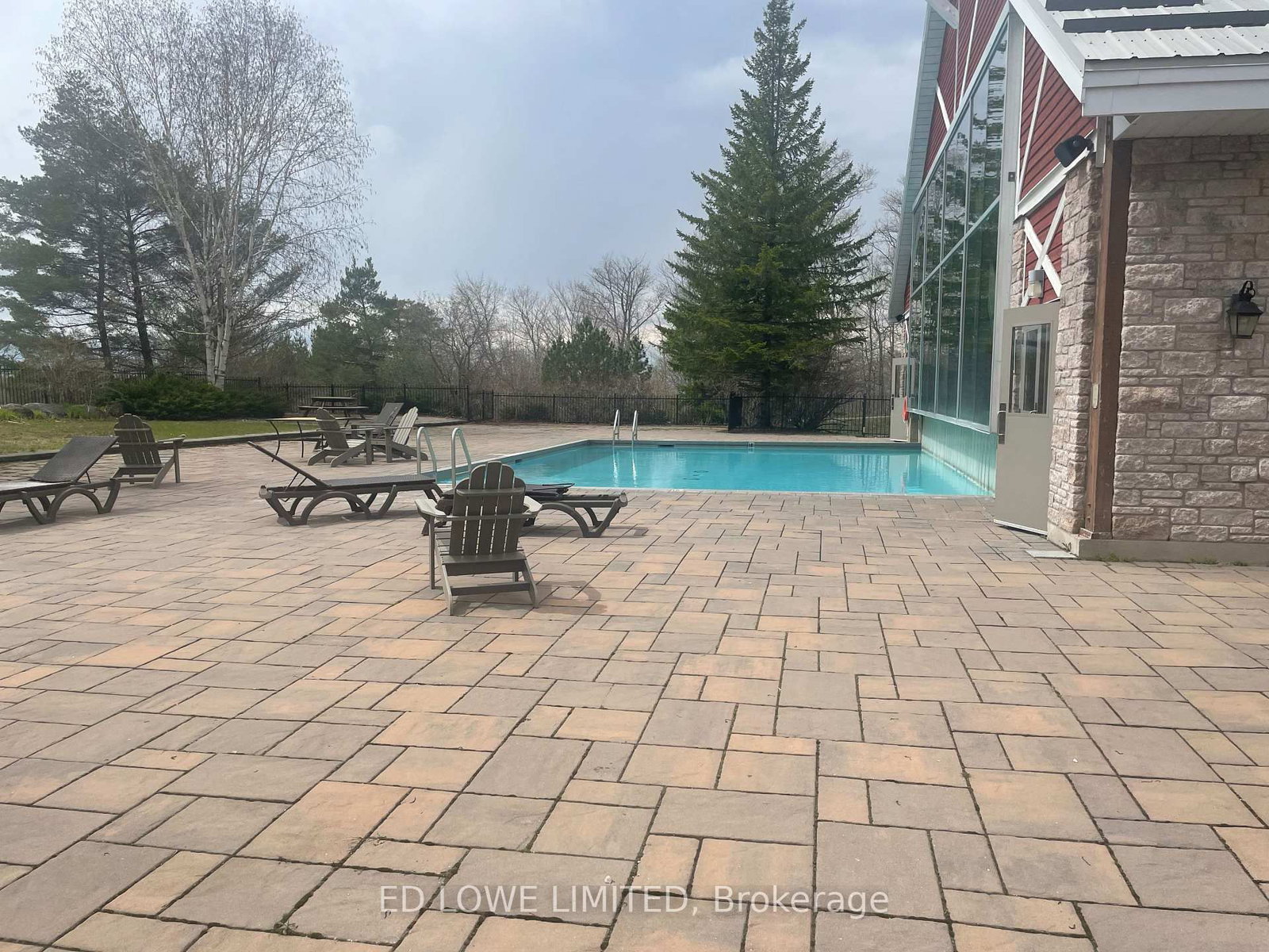 Photo 5 of Unit 2430/31, 90 Highland Dr, Oro-Medonte, Horseshoe Valley — HOMEH