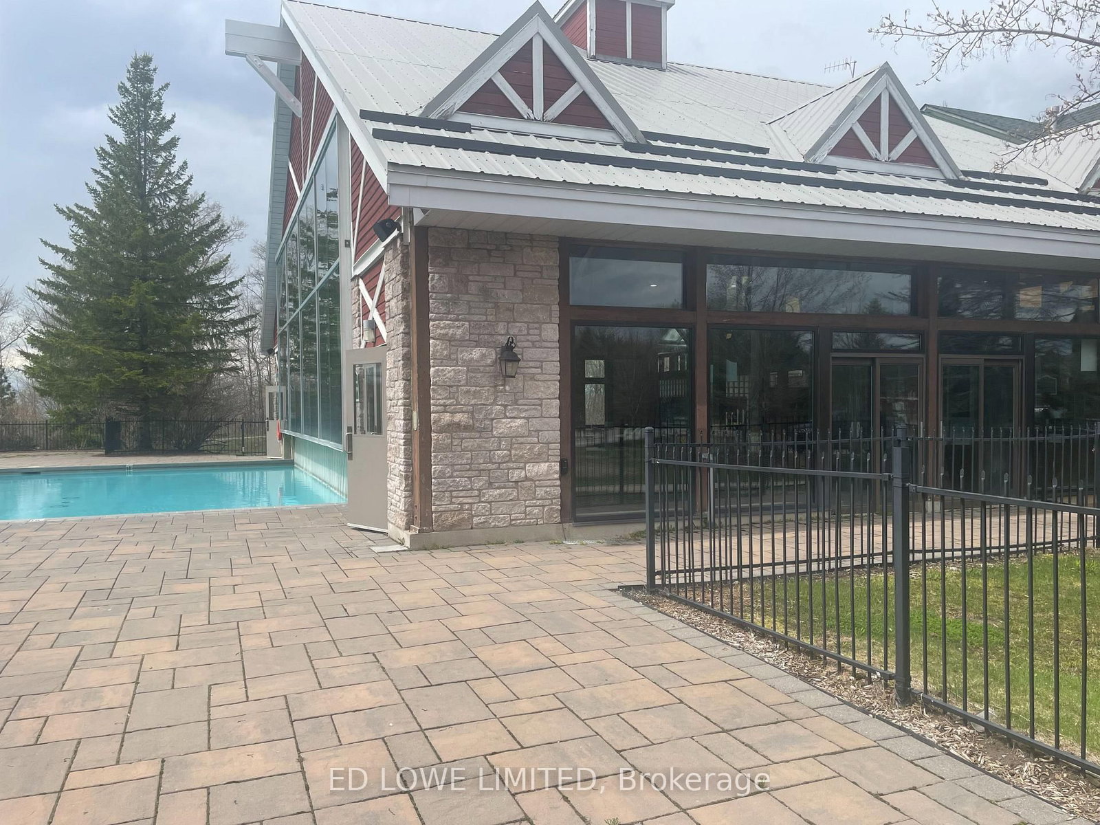 Photo 6 of Unit 2430/31, 90 Highland Dr, Oro-Medonte, Horseshoe Valley — HOMEH