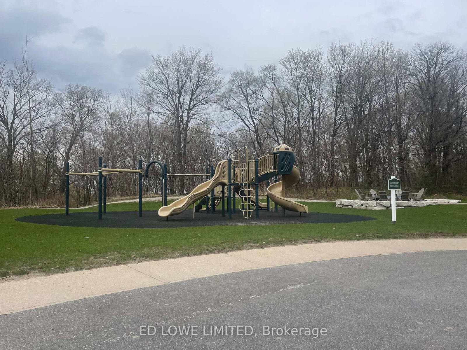 Photo 7 of Unit 2430/31, 90 Highland Dr, Oro-Medonte, Horseshoe Valley — HOMEH