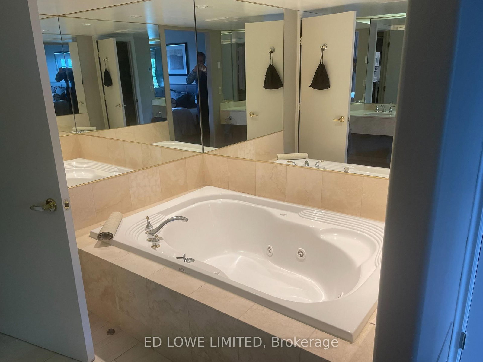 Photo 10 of Unit 2430/31, 90 Highland Dr, Oro-Medonte, Horseshoe Valley — HOMEH