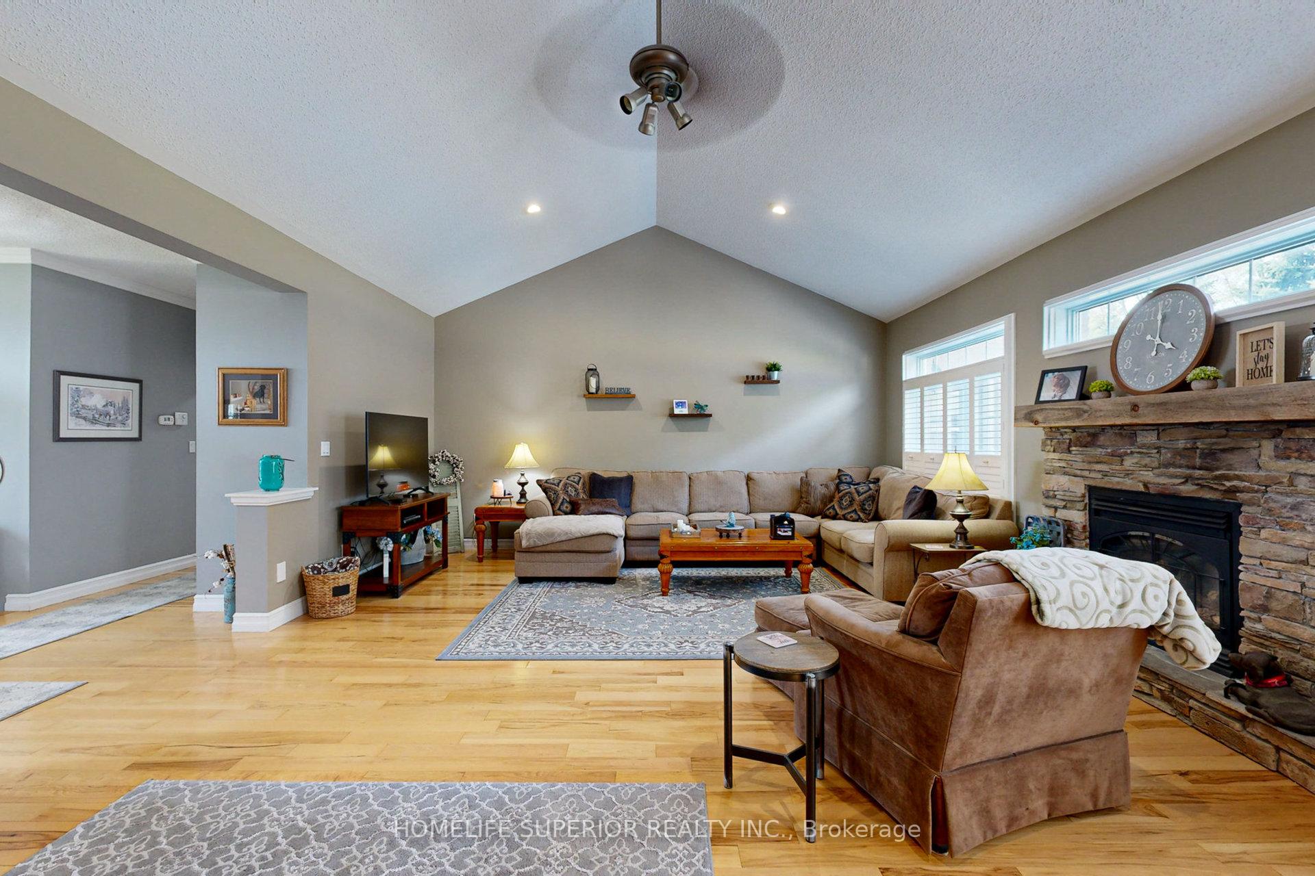Photo 5 of 4568 Paynes Crescent, Clarington, Rural Clarington — HOMEH
