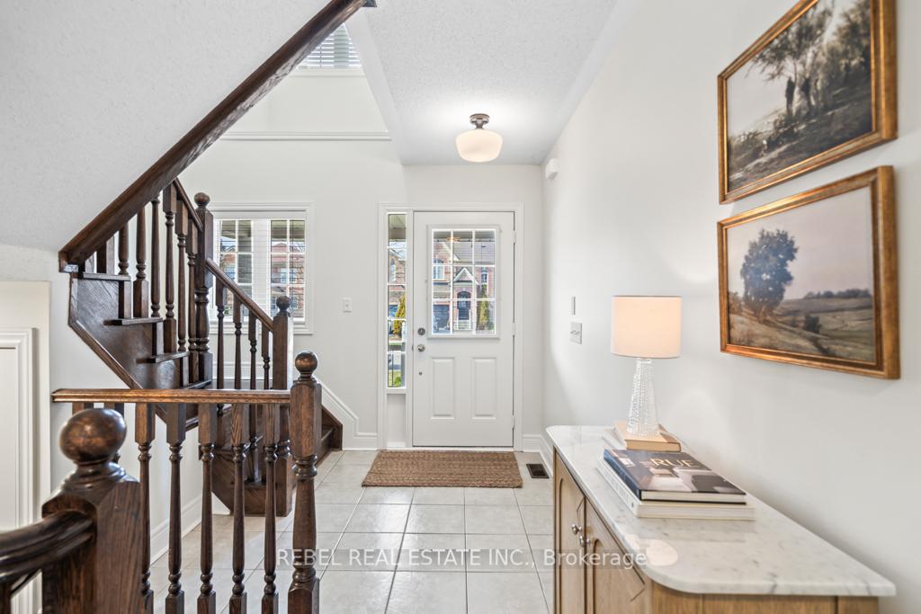 Photo 4 of 168 Bathgate Crescent, Clarington, Courtice — HOMEH