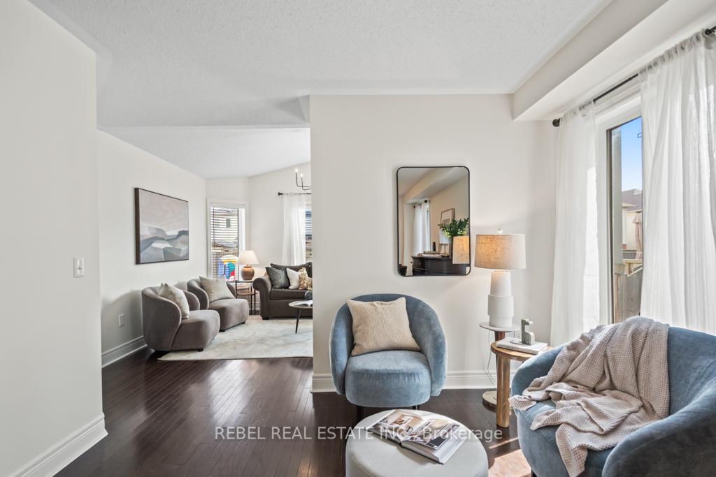 Photo 8 of 168 Bathgate Crescent, Clarington, Courtice — HOMEH