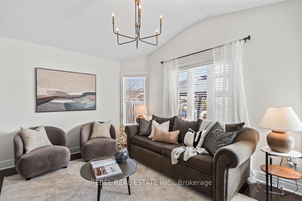 Photo 12 of 168 Bathgate Crescent, Clarington, Courtice — HOMEH