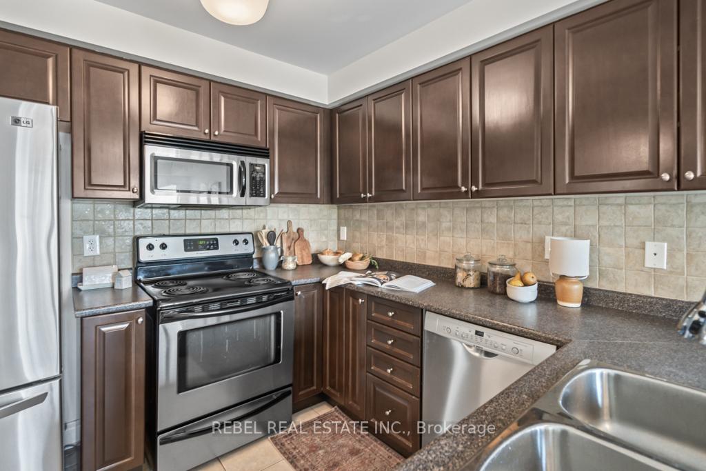 Photo 16 of 168 Bathgate Crescent, Clarington, Courtice — HOMEH