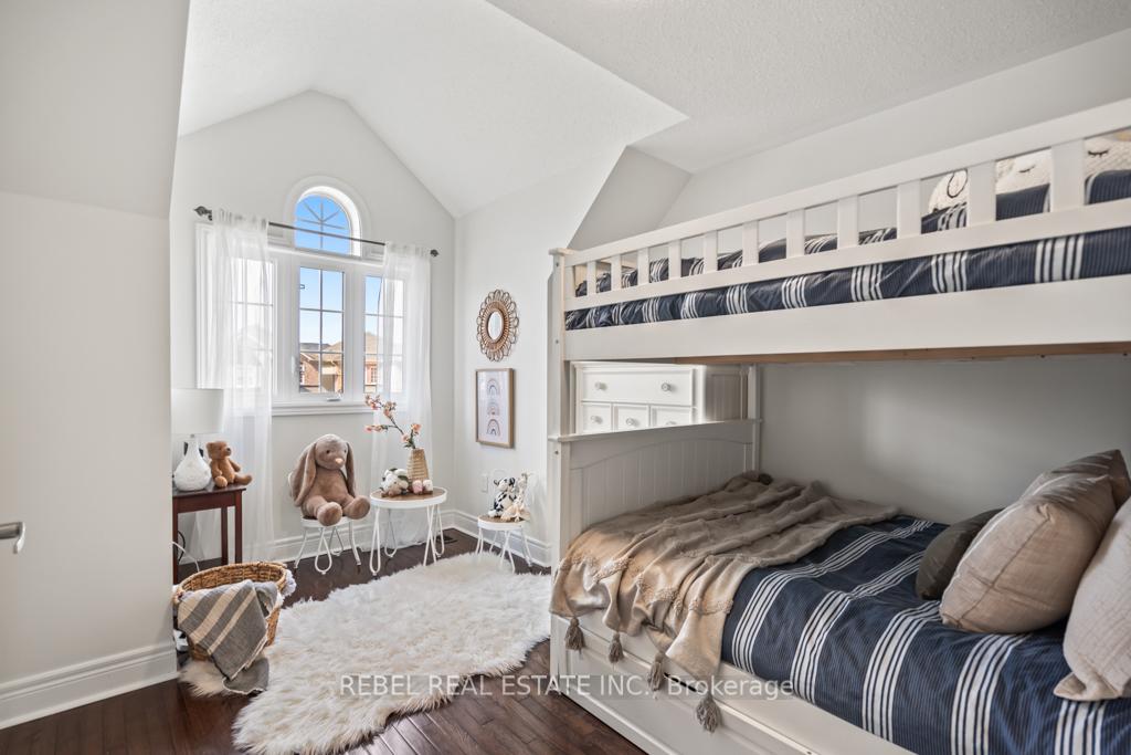 Photo 22 of 168 Bathgate Crescent, Clarington, Courtice — HOMEH