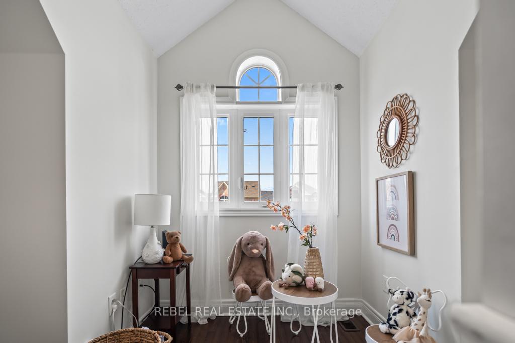 Photo 23 of 168 Bathgate Crescent, Clarington, Courtice — HOMEH