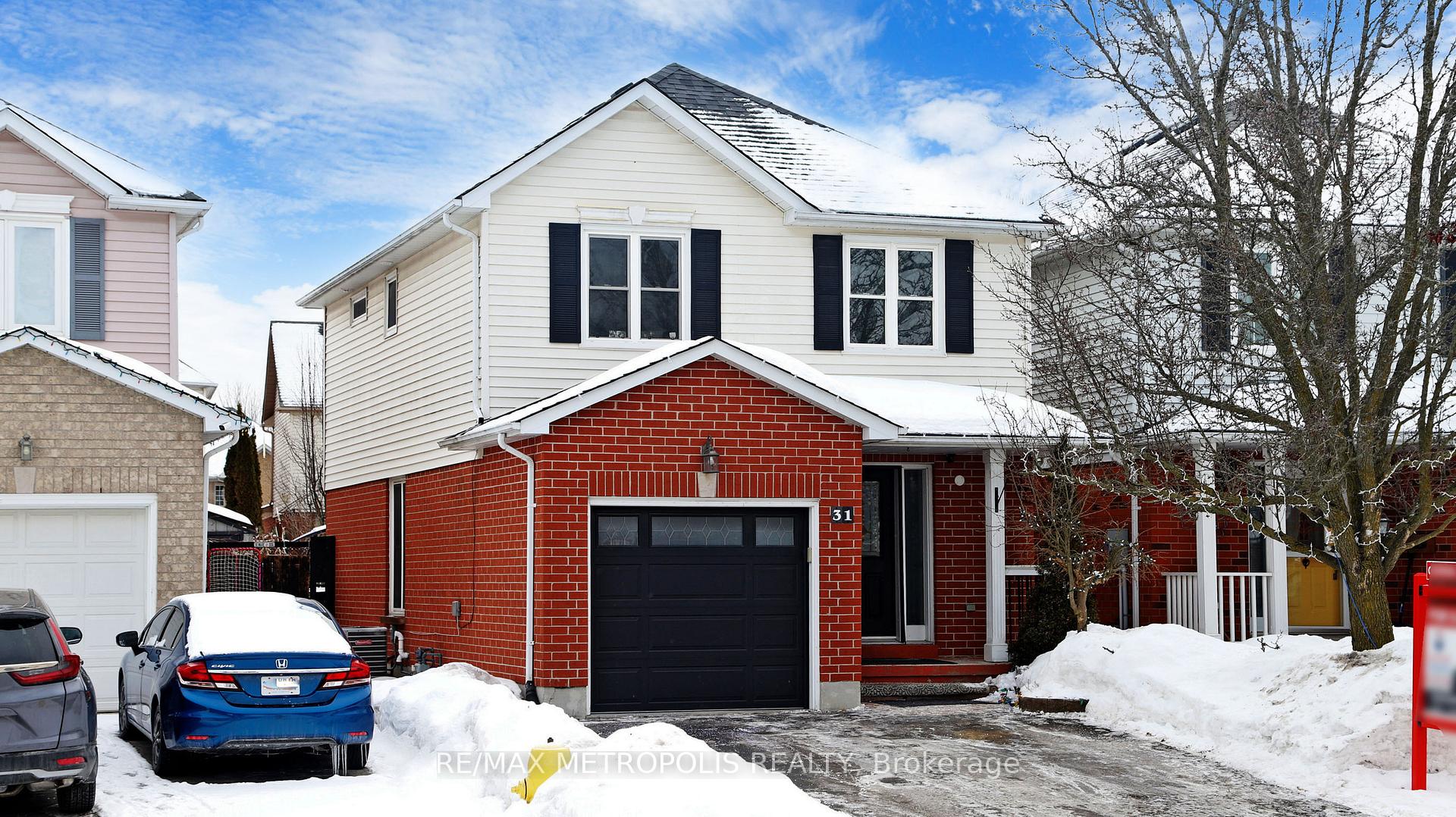 Photo 3 of 31 Hearthstone Crescent, Clarington, Courtice — HOMEH