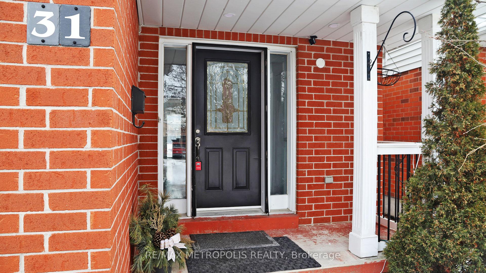 Photo 5 of 31 Hearthstone Crescent, Clarington, Courtice — HOMEH