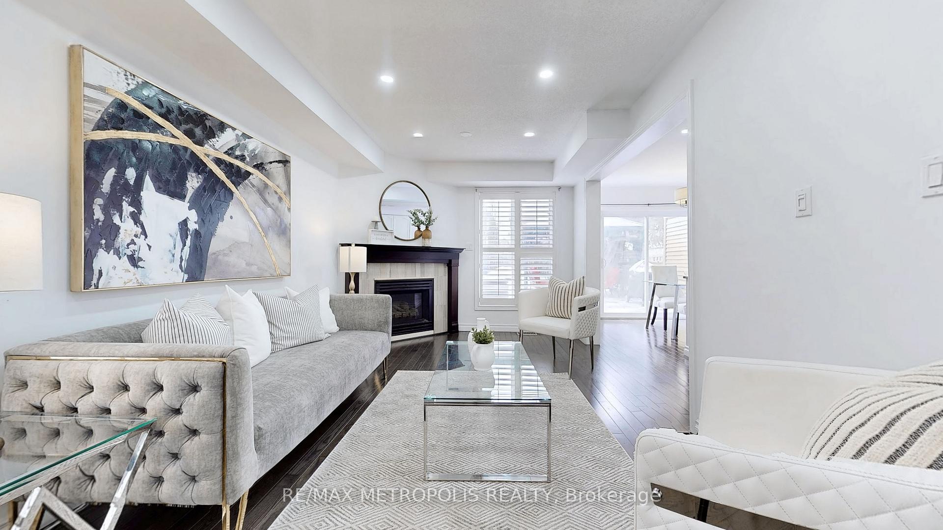 Photo 8 of 31 Hearthstone Crescent, Clarington, Courtice — HOMEH