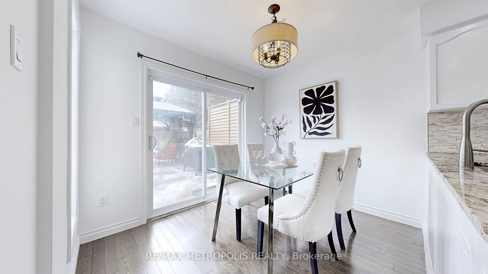 Photo 14 of 31 Hearthstone Crescent, Clarington, Courtice — HOMEH