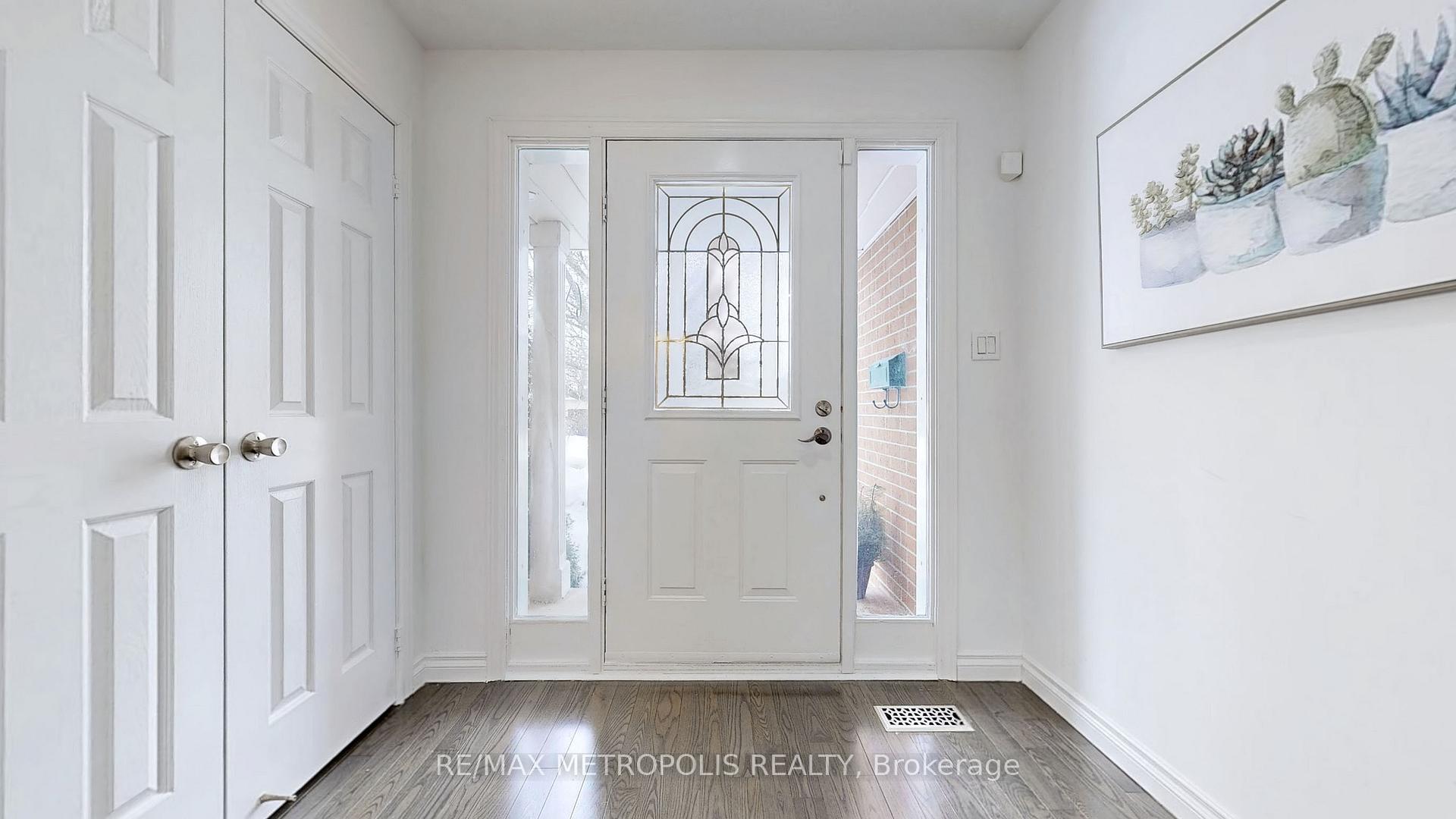 Photo 17 of 31 Hearthstone Crescent, Clarington, Courtice — HOMEH