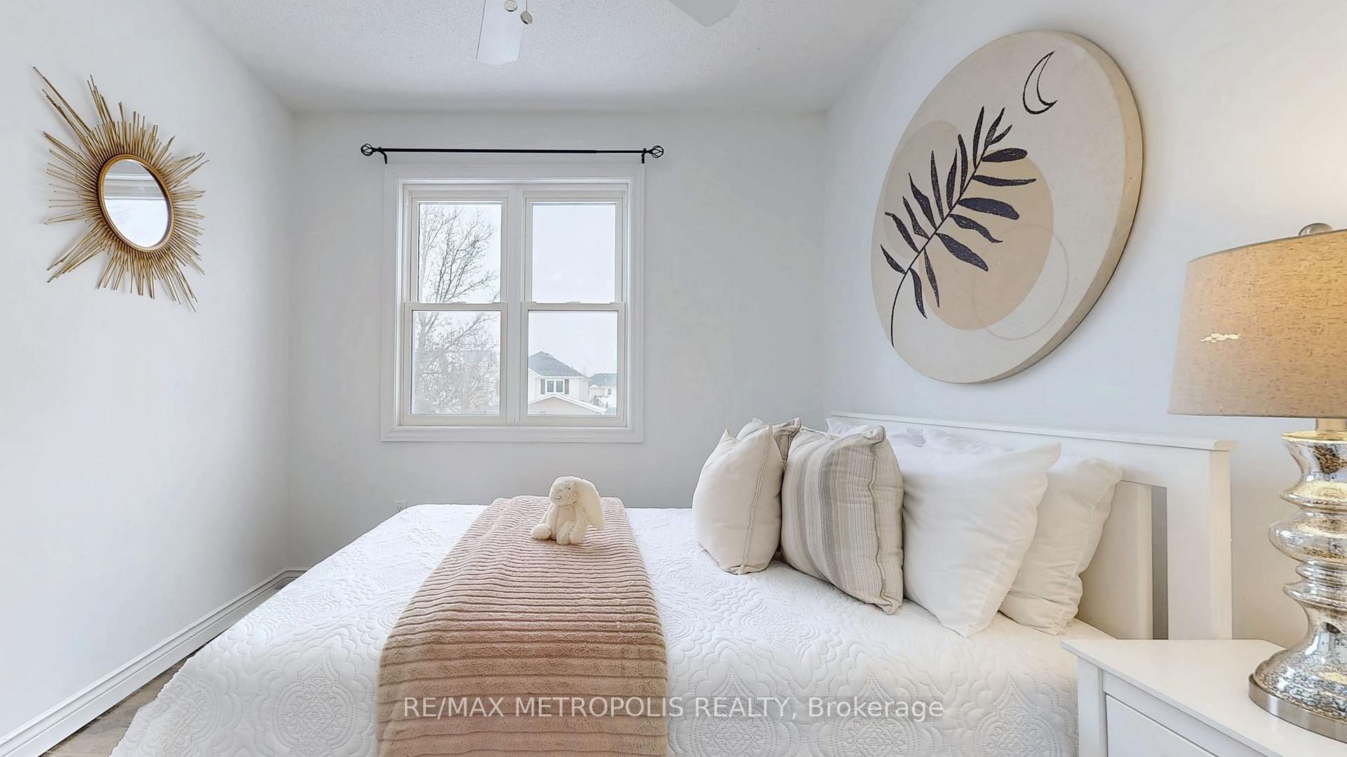 Photo 24 of 31 Hearthstone Crescent, Clarington, Courtice — HOMEH