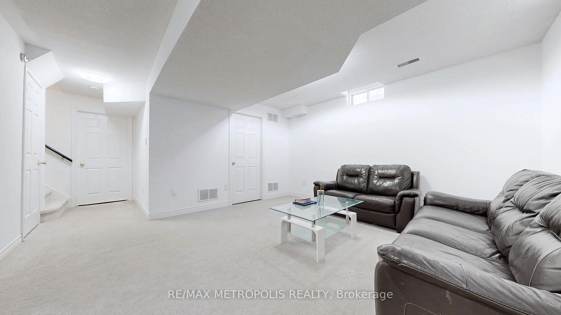 Photo 29 of 31 Hearthstone Crescent, Clarington, Courtice — HOMEH