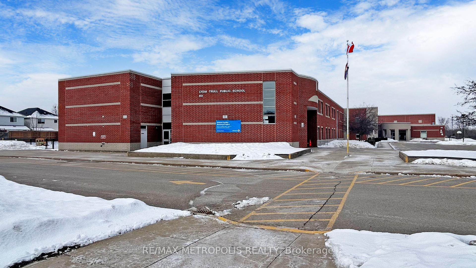 Photo 35 of 31 Hearthstone Crescent, Clarington, Courtice — HOMEH