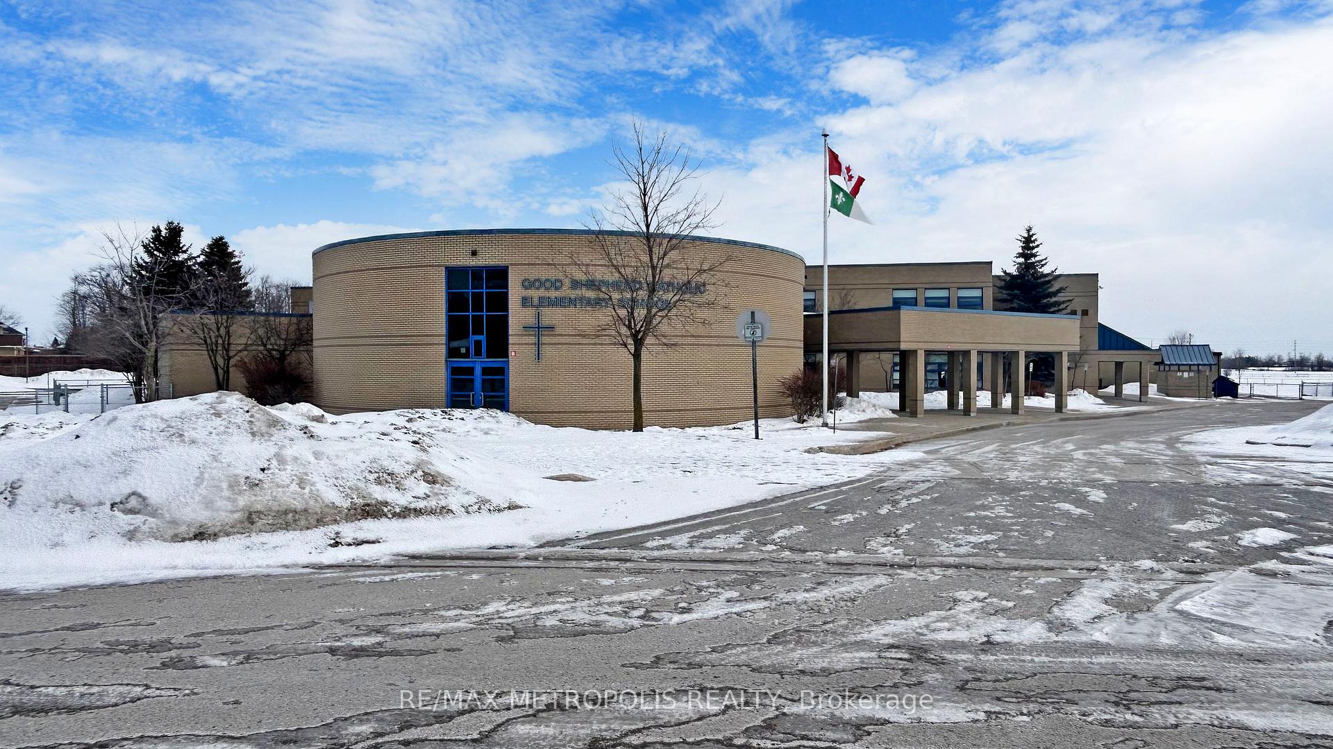 Photo 36 of 31 Hearthstone Crescent, Clarington, Courtice — HOMEH