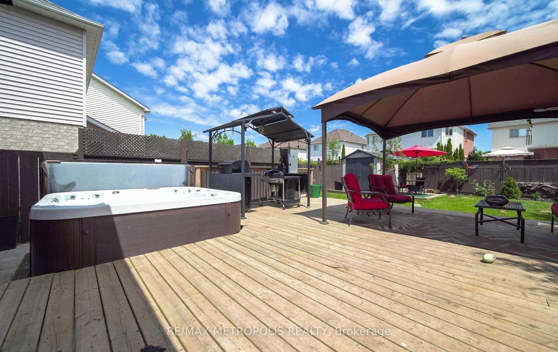 Photo 38 of 31 Hearthstone Crescent, Clarington, Courtice — HOMEH