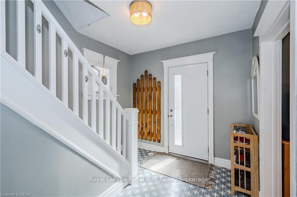 Photo 3 of 39 Raglan Street, Guelph, Junction/Onward Willow — HOMEH